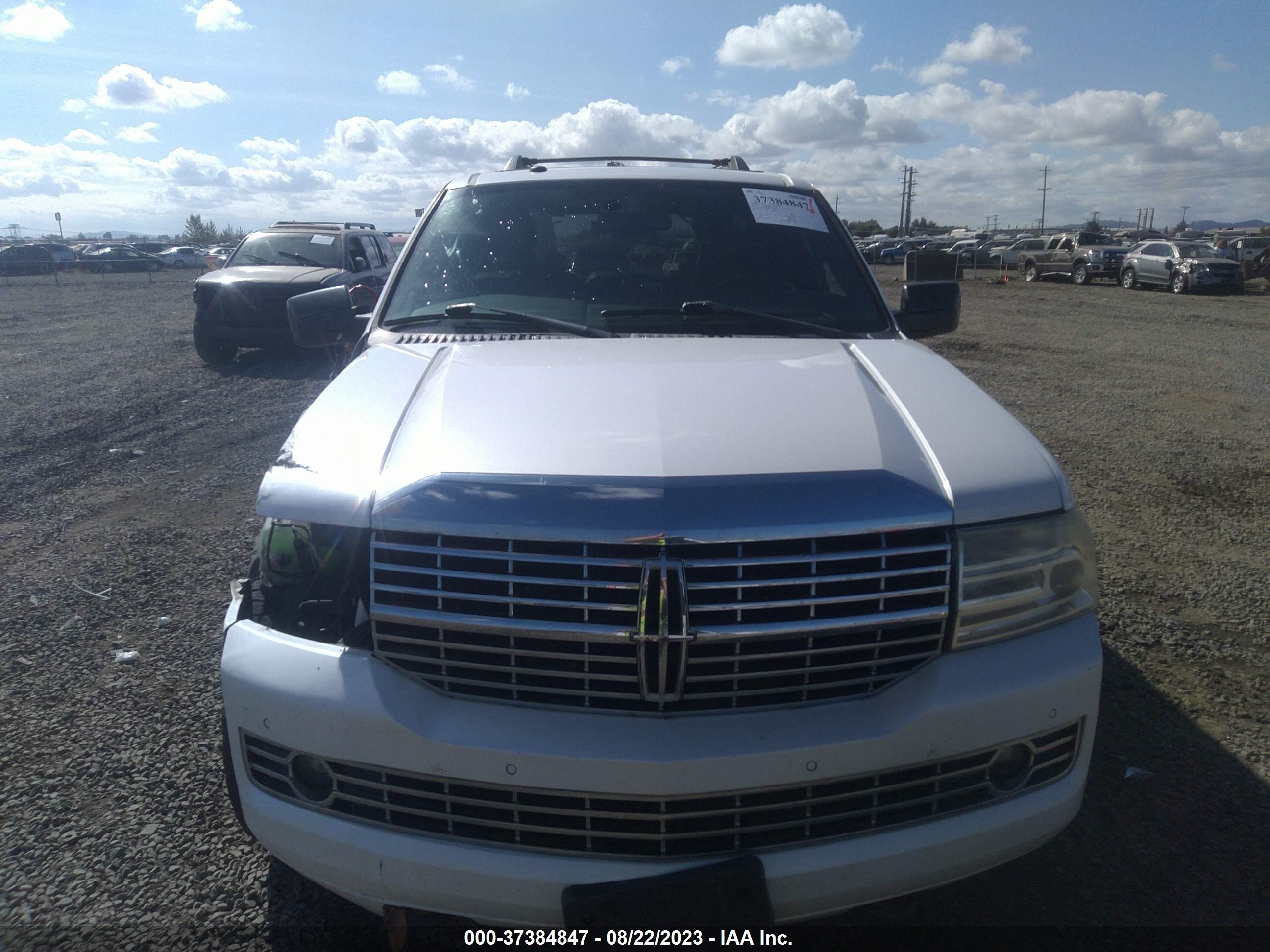 Photo 12 VIN: 5LMJJ3J51AEJ00120 - LINCOLN NAVIGATOR 