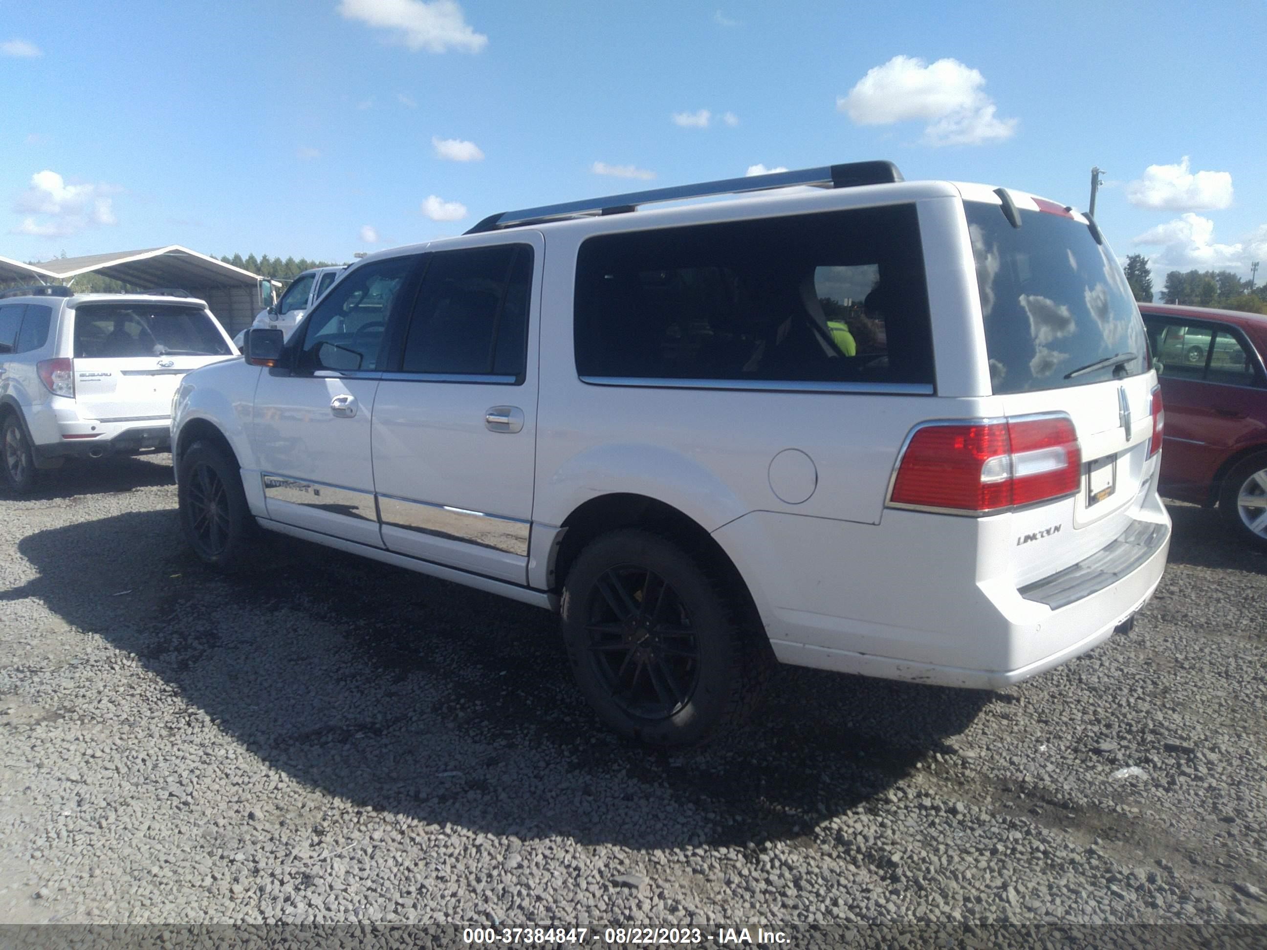 Photo 2 VIN: 5LMJJ3J51AEJ00120 - LINCOLN NAVIGATOR 