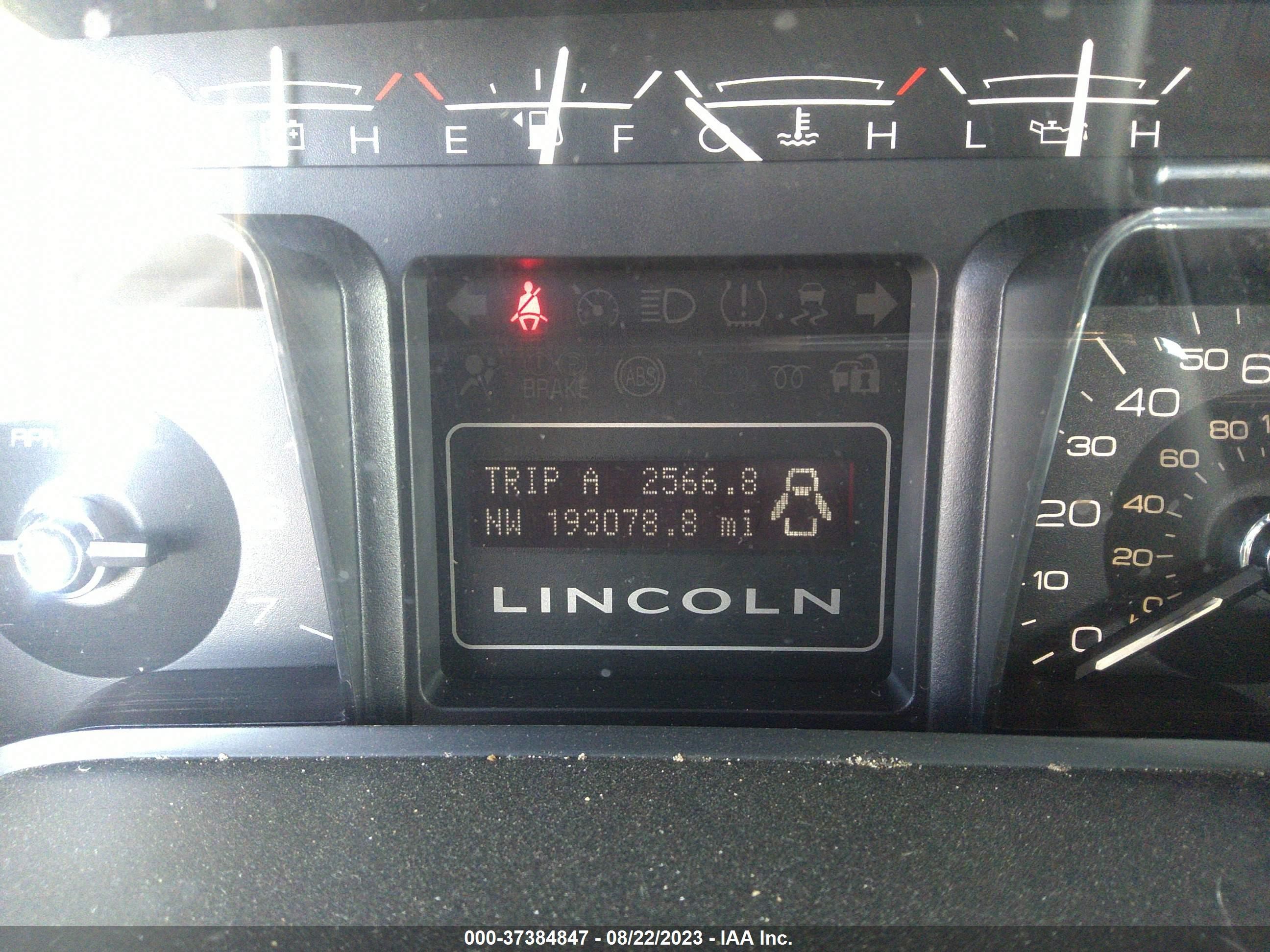 Photo 6 VIN: 5LMJJ3J51AEJ00120 - LINCOLN NAVIGATOR 