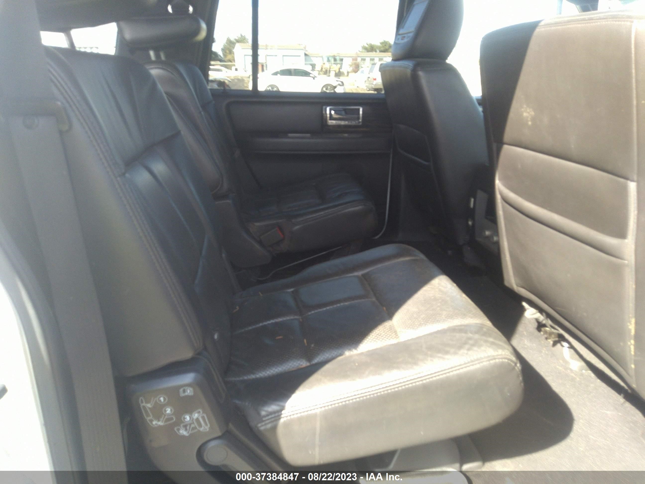 Photo 7 VIN: 5LMJJ3J51AEJ00120 - LINCOLN NAVIGATOR 