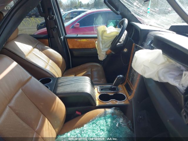 Photo 4 VIN: 5LMJJ3J52BEJ07739 - LINCOLN NAVIGATOR 