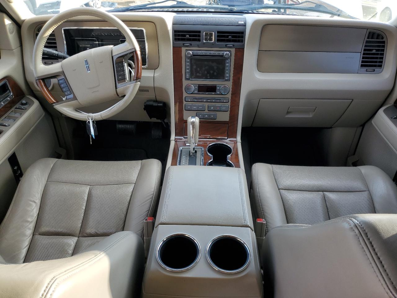 Photo 7 VIN: 5LMJJ3J52DEL06213 - LINCOLN NAVIGATOR 