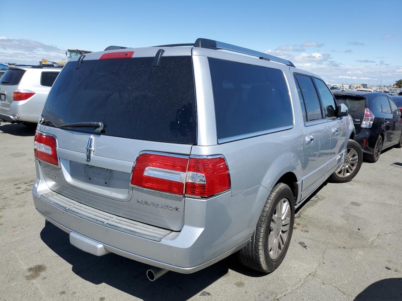 Photo 2 VIN: 5LMJJ3J55DEL07422 - LINCOLN NAVIGATOR 