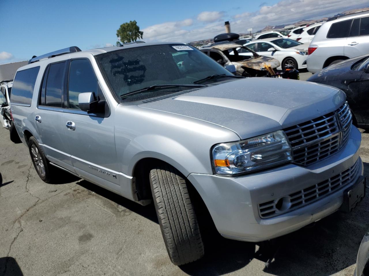 Photo 3 VIN: 5LMJJ3J55DEL07422 - LINCOLN NAVIGATOR 