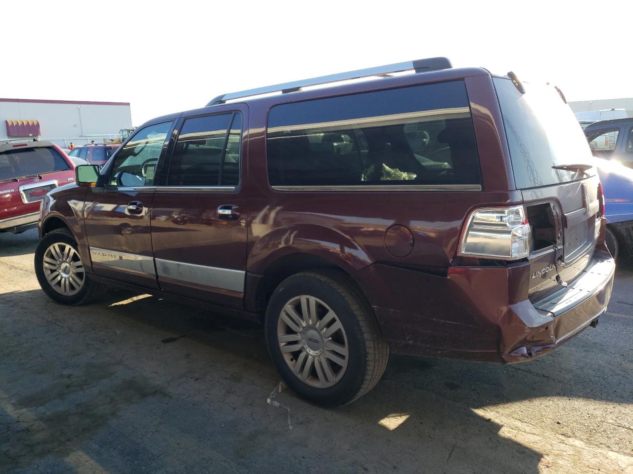 Photo 1 VIN: 5LMJJ3J56BEJ00289 - LINCOLN NAVIGATOR 