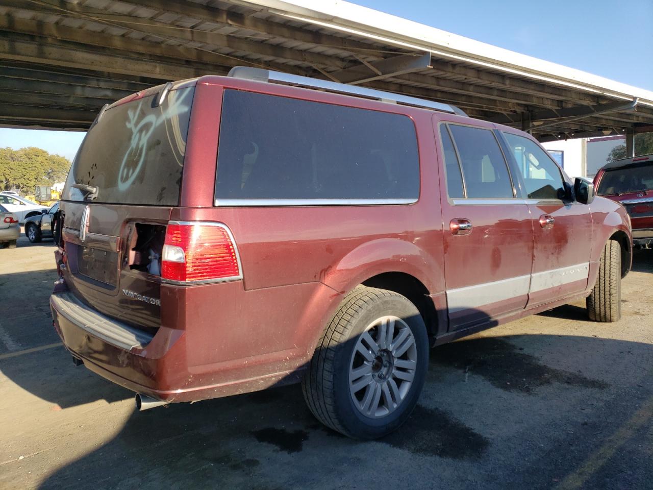 Photo 2 VIN: 5LMJJ3J56BEJ00289 - LINCOLN NAVIGATOR 