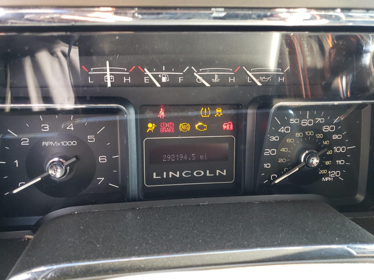 Photo 8 VIN: 5LMJJ3J56BEJ00289 - LINCOLN NAVIGATOR 