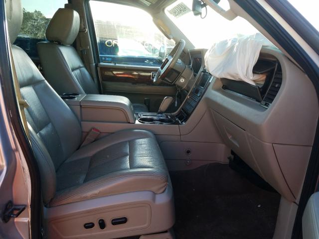 Photo 4 VIN: 5LMJJ3J56BEJ03399 - LINCOLN NAVIGATOR 