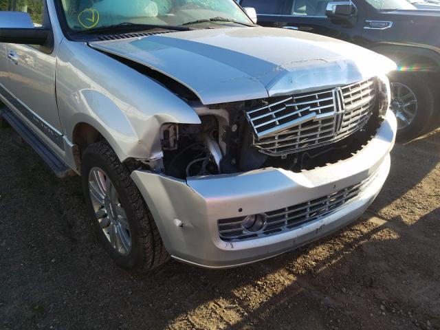 Photo 8 VIN: 5LMJJ3J56BEJ03399 - LINCOLN NAVIGATOR 