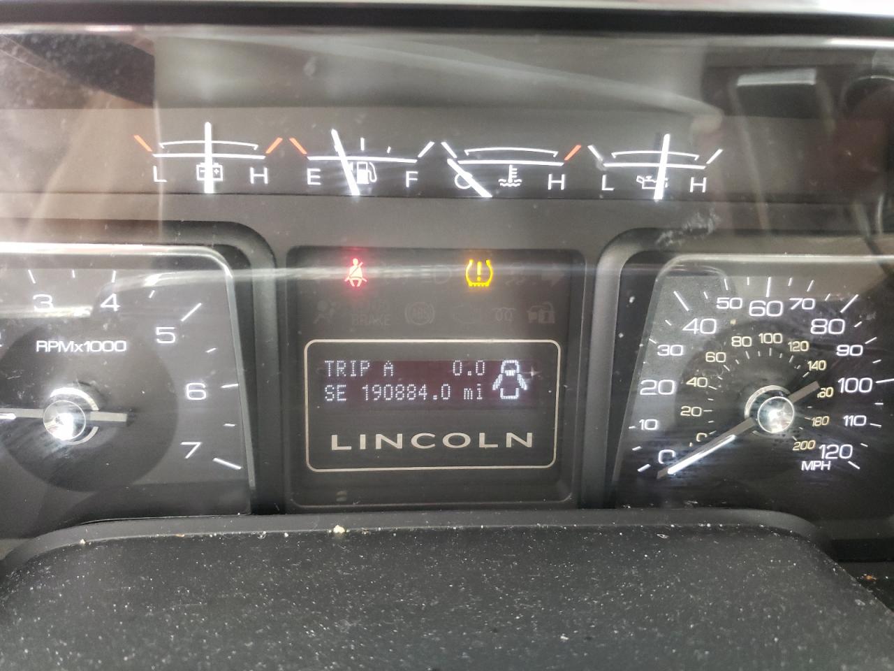 Photo 8 VIN: 5LMJJ3J57BEJ08515 - LINCOLN NAVIGATOR 