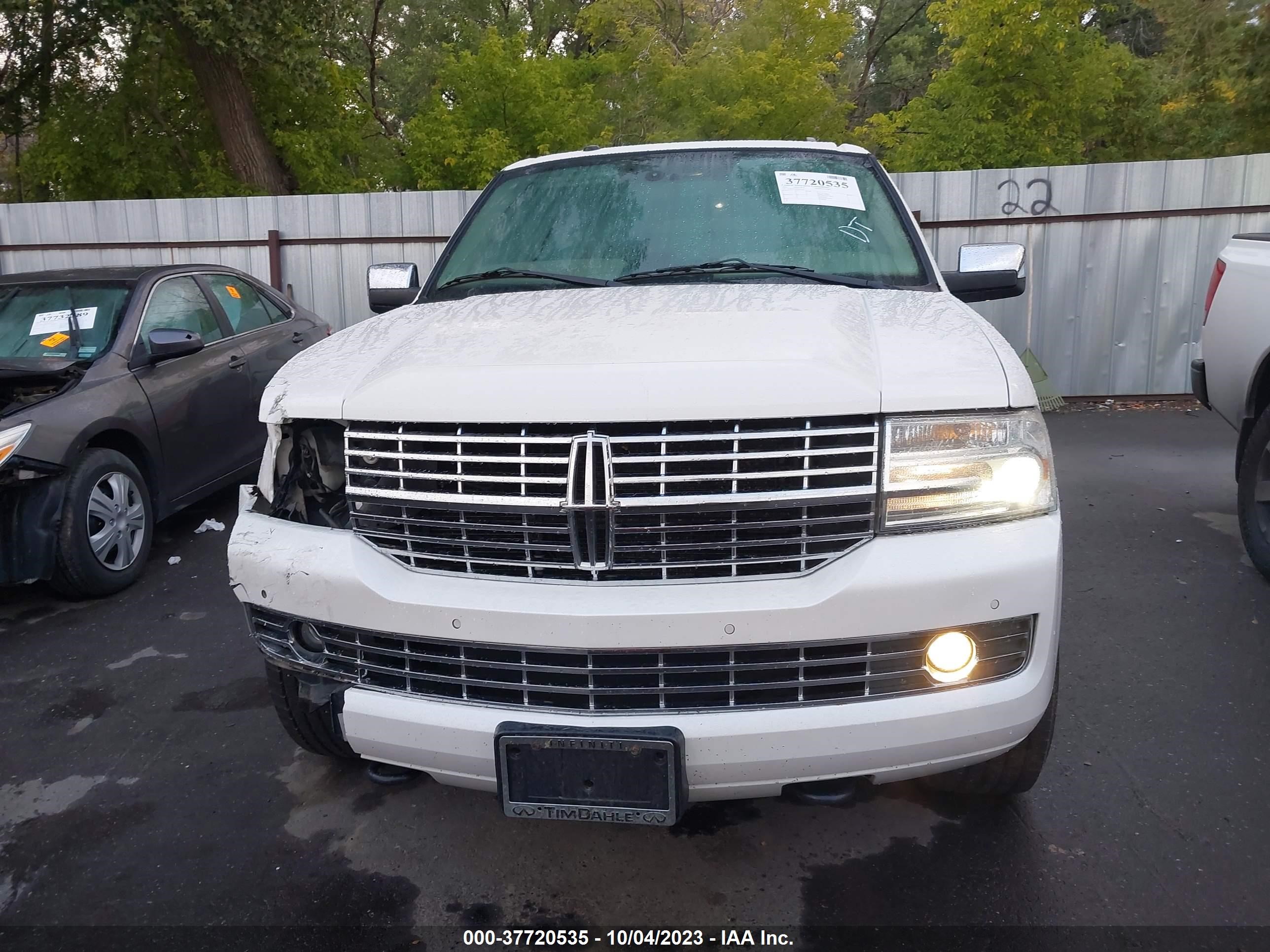 Photo 11 VIN: 5LMJJ3J59DEL09044 - LINCOLN NAVIGATOR 