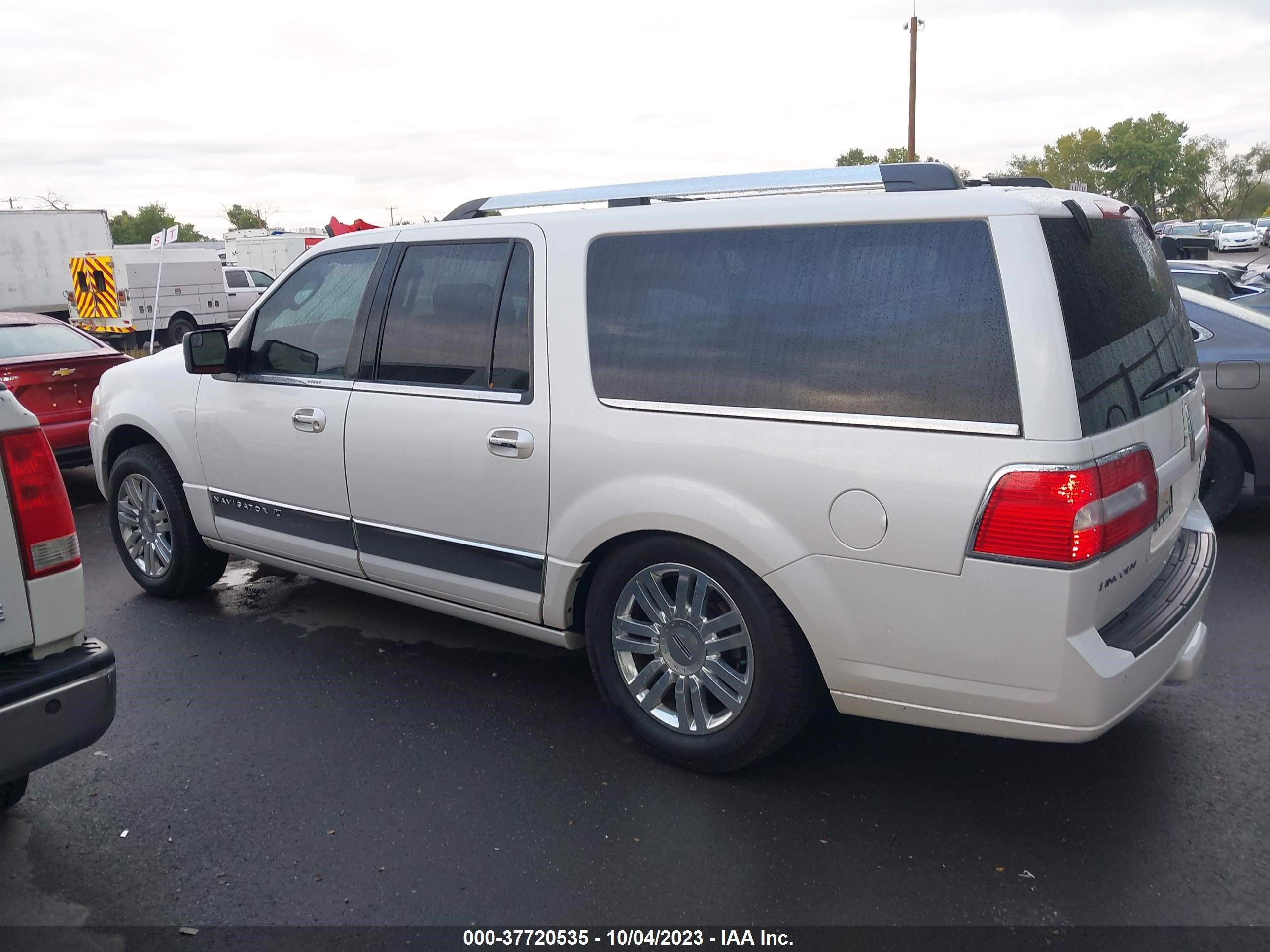 Photo 13 VIN: 5LMJJ3J59DEL09044 - LINCOLN NAVIGATOR 