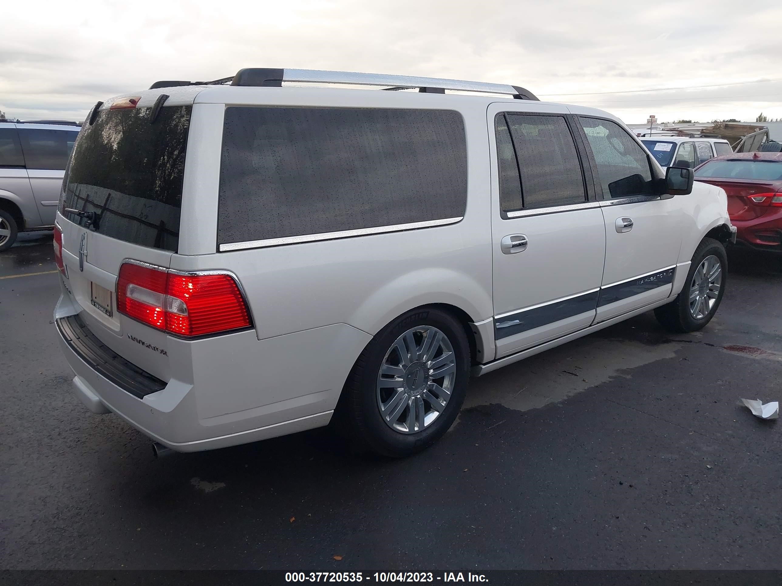 Photo 3 VIN: 5LMJJ3J59DEL09044 - LINCOLN NAVIGATOR 