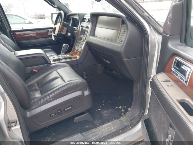 Photo 4 VIN: 5LMJJ3J5XDEL02457 - LINCOLN NAVIGATOR L 