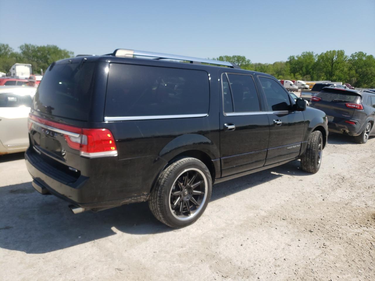 Photo 2 VIN: 5LMJJ3JT1GEL09106 - LINCOLN NAVIGATOR 