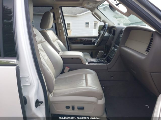 Photo 4 VIN: 5LMJJ3JT2HEL03638 - LINCOLN NAVIGATOR L 