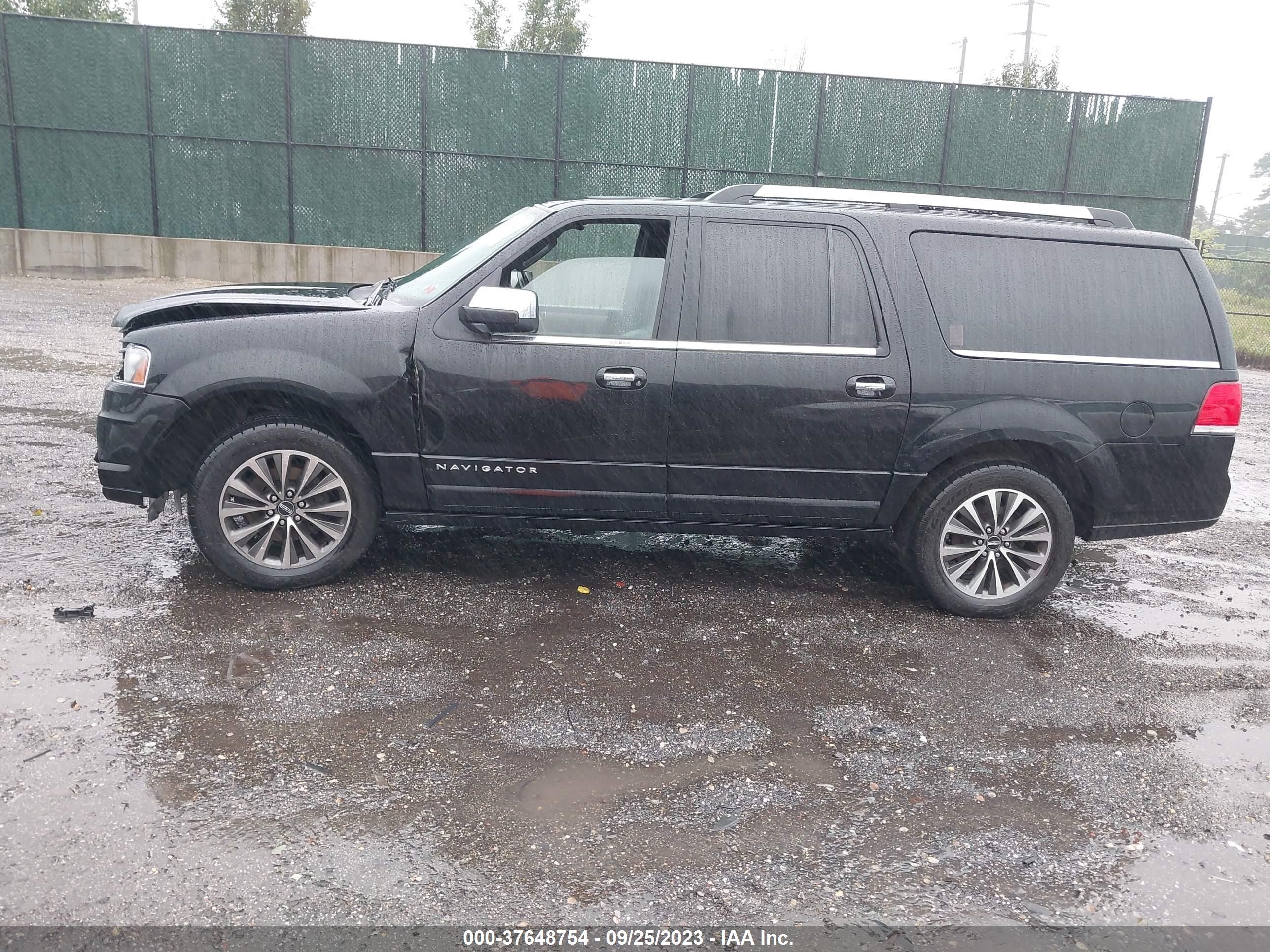 Photo 13 VIN: 5LMJJ3JT4GEL05941 - LINCOLN NAVIGATOR 