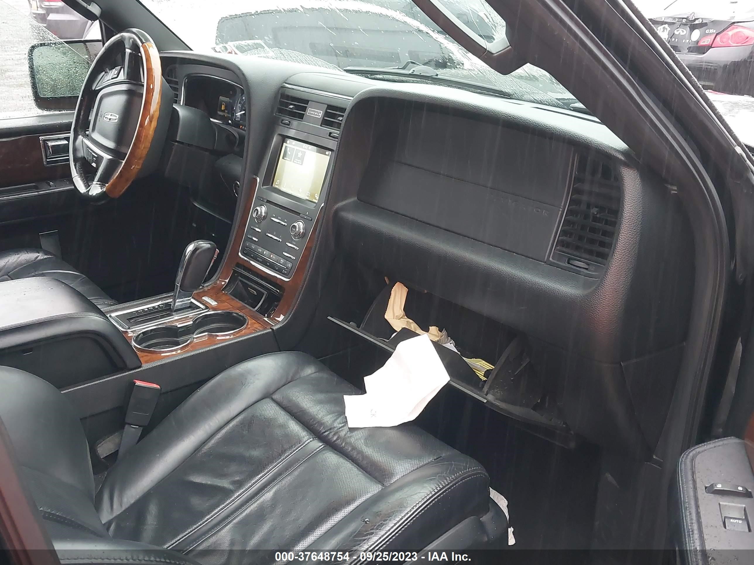 Photo 4 VIN: 5LMJJ3JT4GEL05941 - LINCOLN NAVIGATOR 