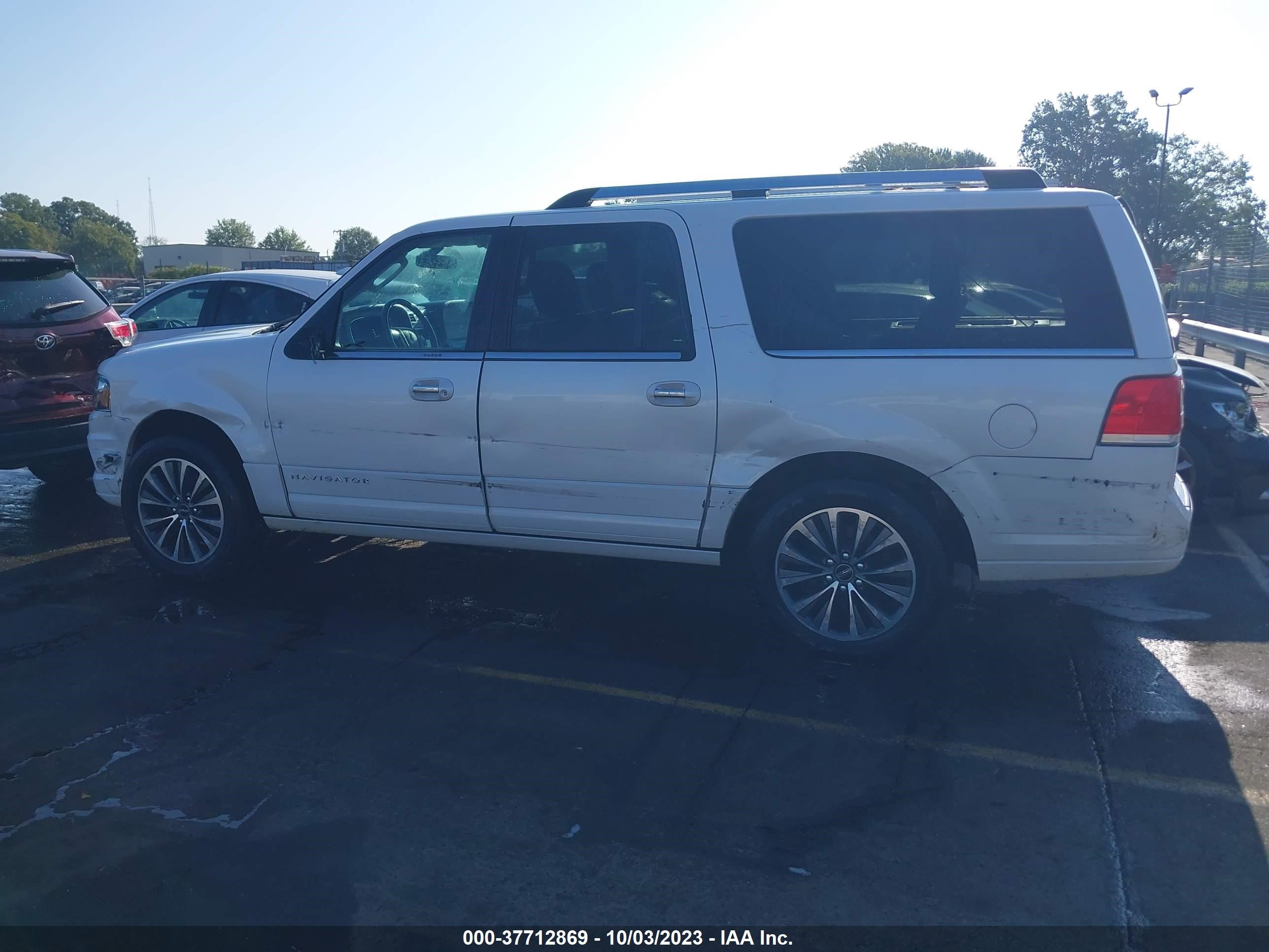 Photo 14 VIN: 5LMJJ3JT9FEJ02672 - LINCOLN NAVIGATOR 