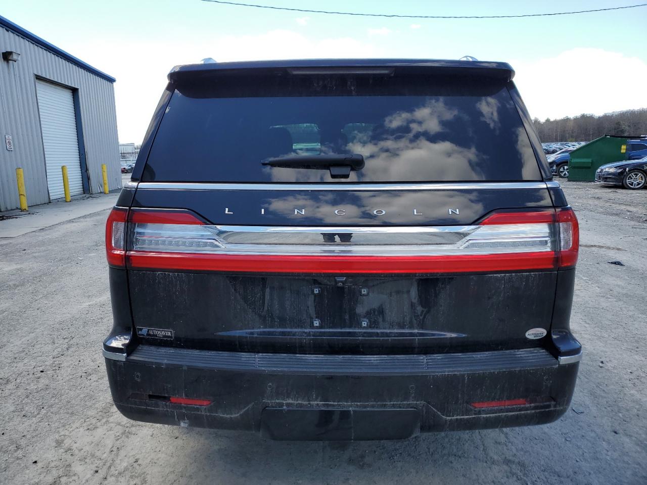 Photo 5 VIN: 5LMJJ3JT9JEL11659 - LINCOLN NAVIGATOR 