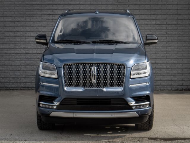 Photo 2 VIN: 5LMJJ3JTXKEL09825 - LINCOLN NAVIGATOR L 