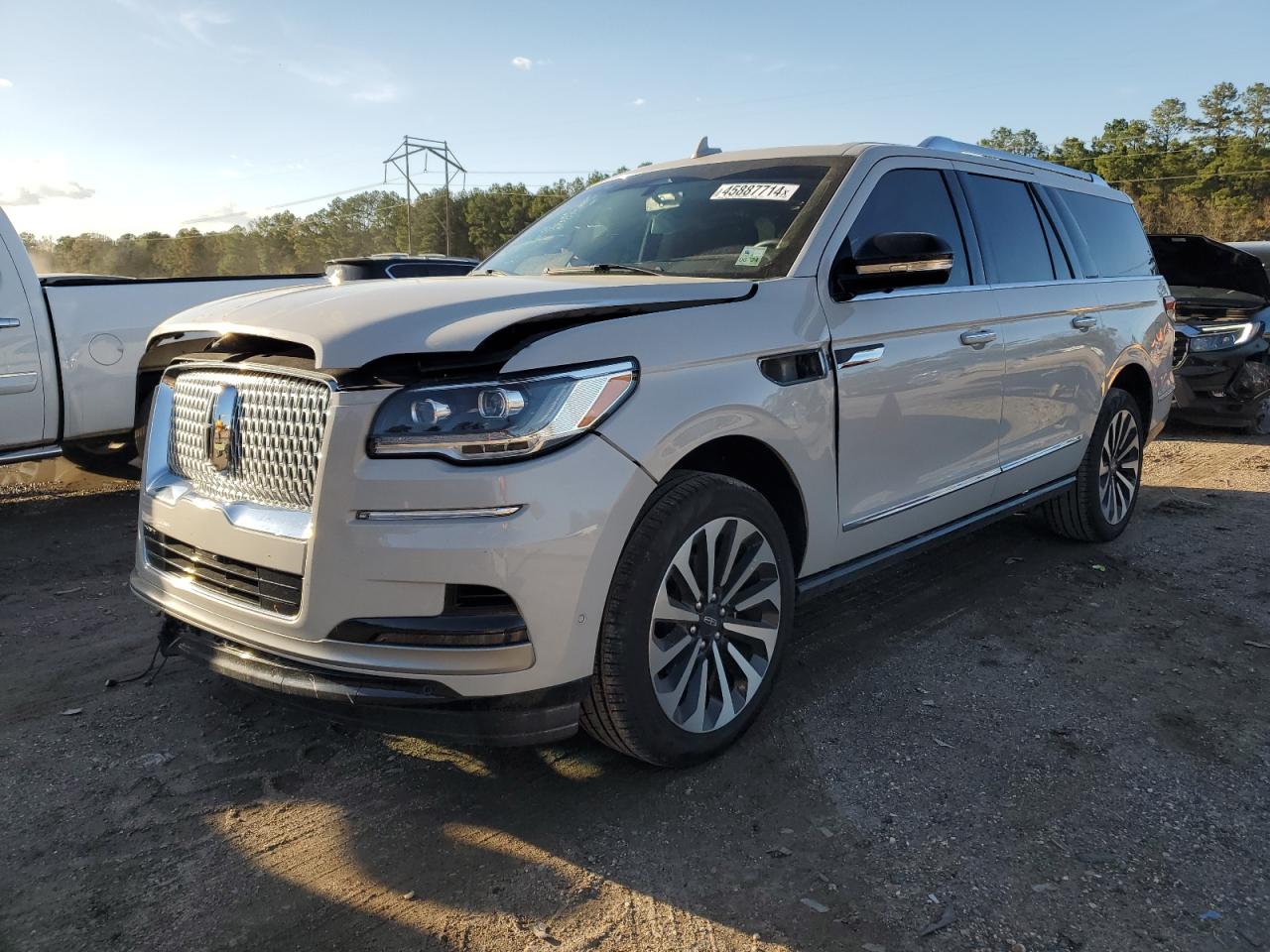 Photo 0 VIN: 5LMJJ3KG0PEL10605 - LINCOLN NAVIGATOR 