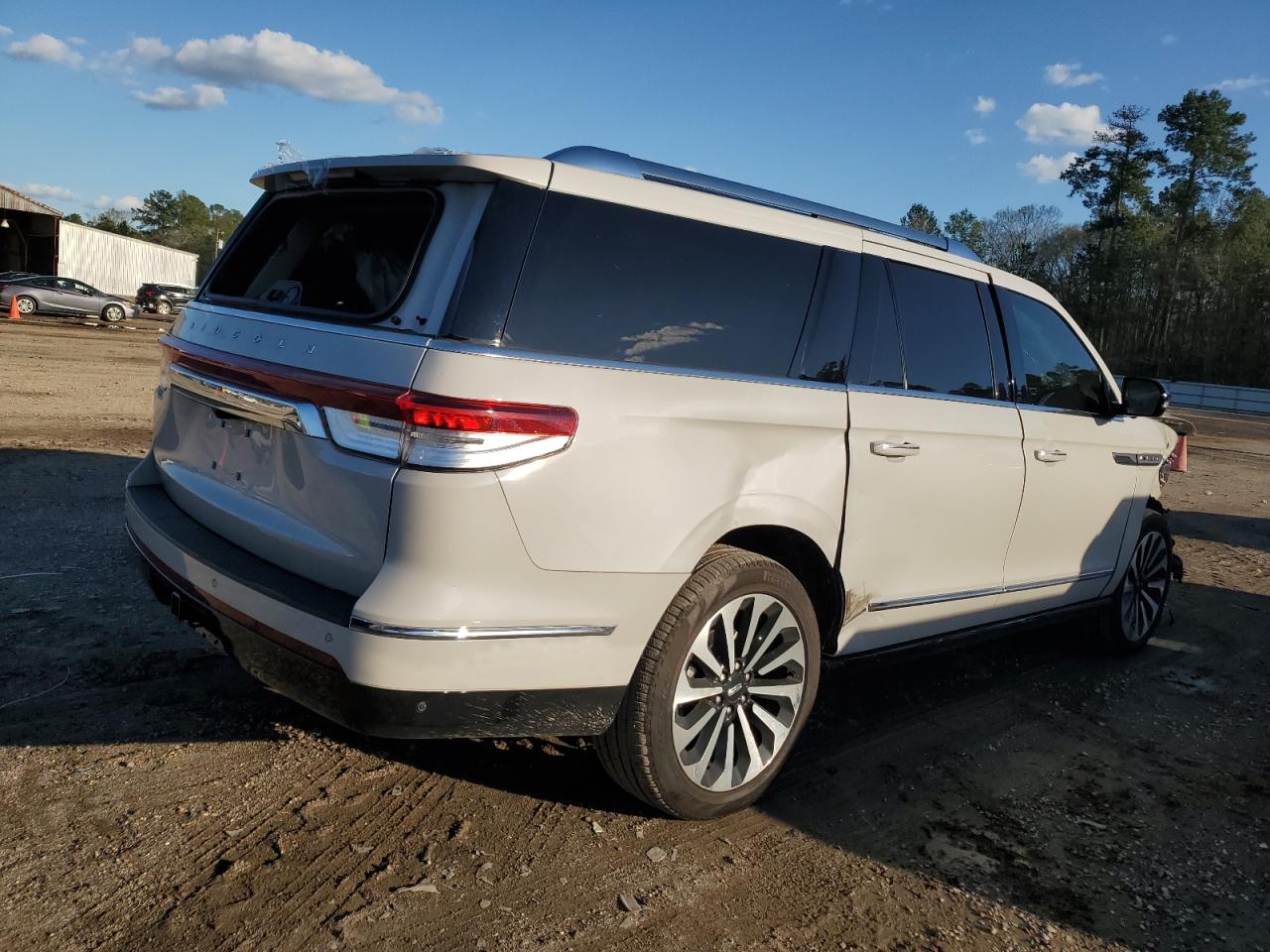 Photo 2 VIN: 5LMJJ3KG0PEL10605 - LINCOLN NAVIGATOR 