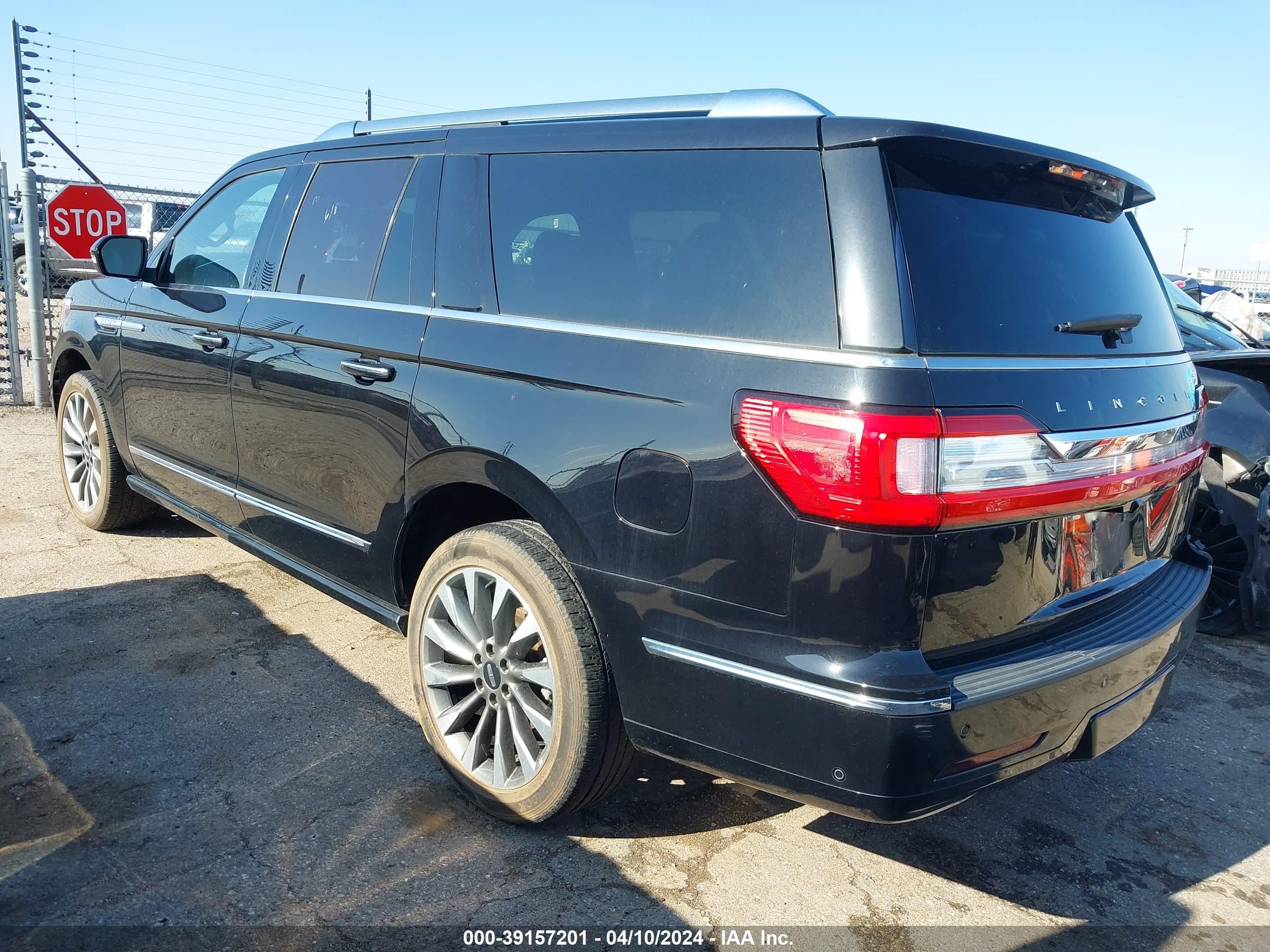 Photo 2 VIN: 5LMJJ3KT5MEL02850 - LINCOLN NAVIGATOR 