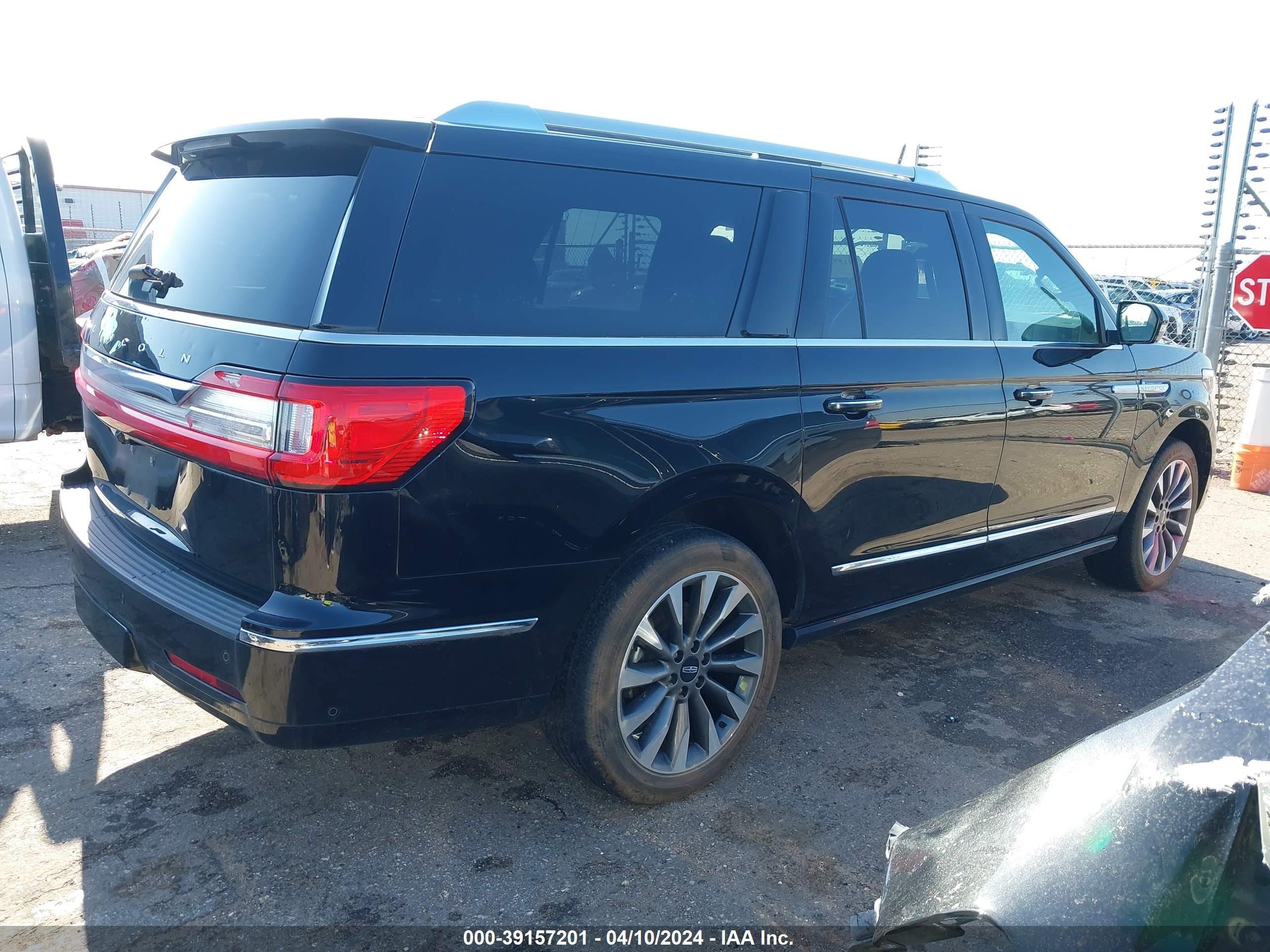 Photo 3 VIN: 5LMJJ3KT5MEL02850 - LINCOLN NAVIGATOR 