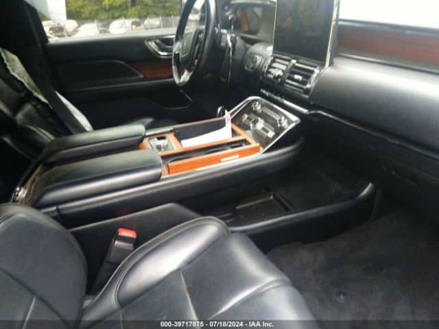 Photo 4 VIN: 5LMJJ3LT2JEL21978 - LINCOLN NAVIGATOR 