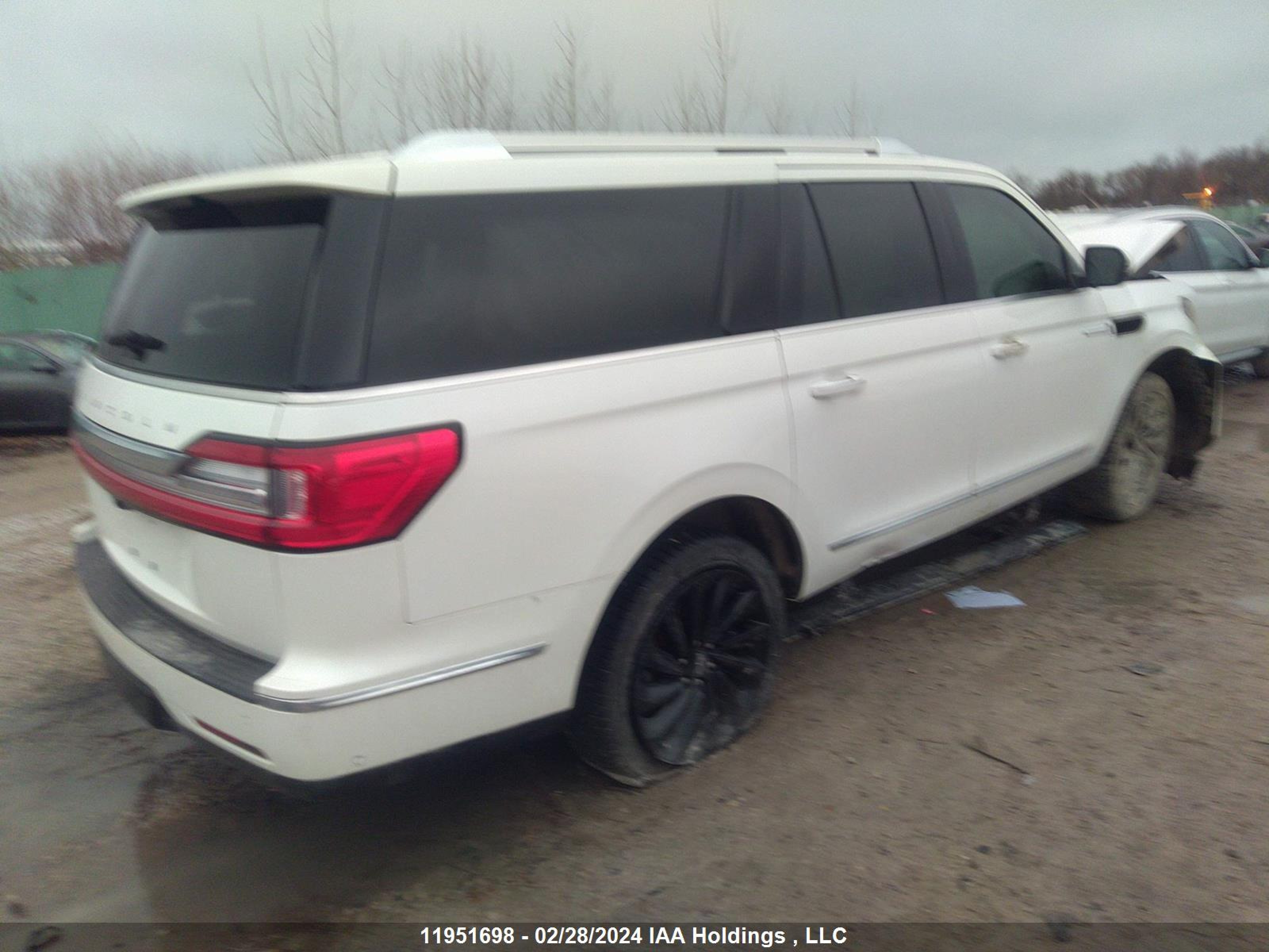 Photo 3 VIN: 5LMJJ3LT4LEL17756 - LINCOLN NAVIGATOR 