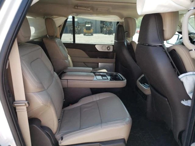 Photo 10 VIN: 5LMJJ3LT5NEL03321 - LINCOLN NAVIGATOR 