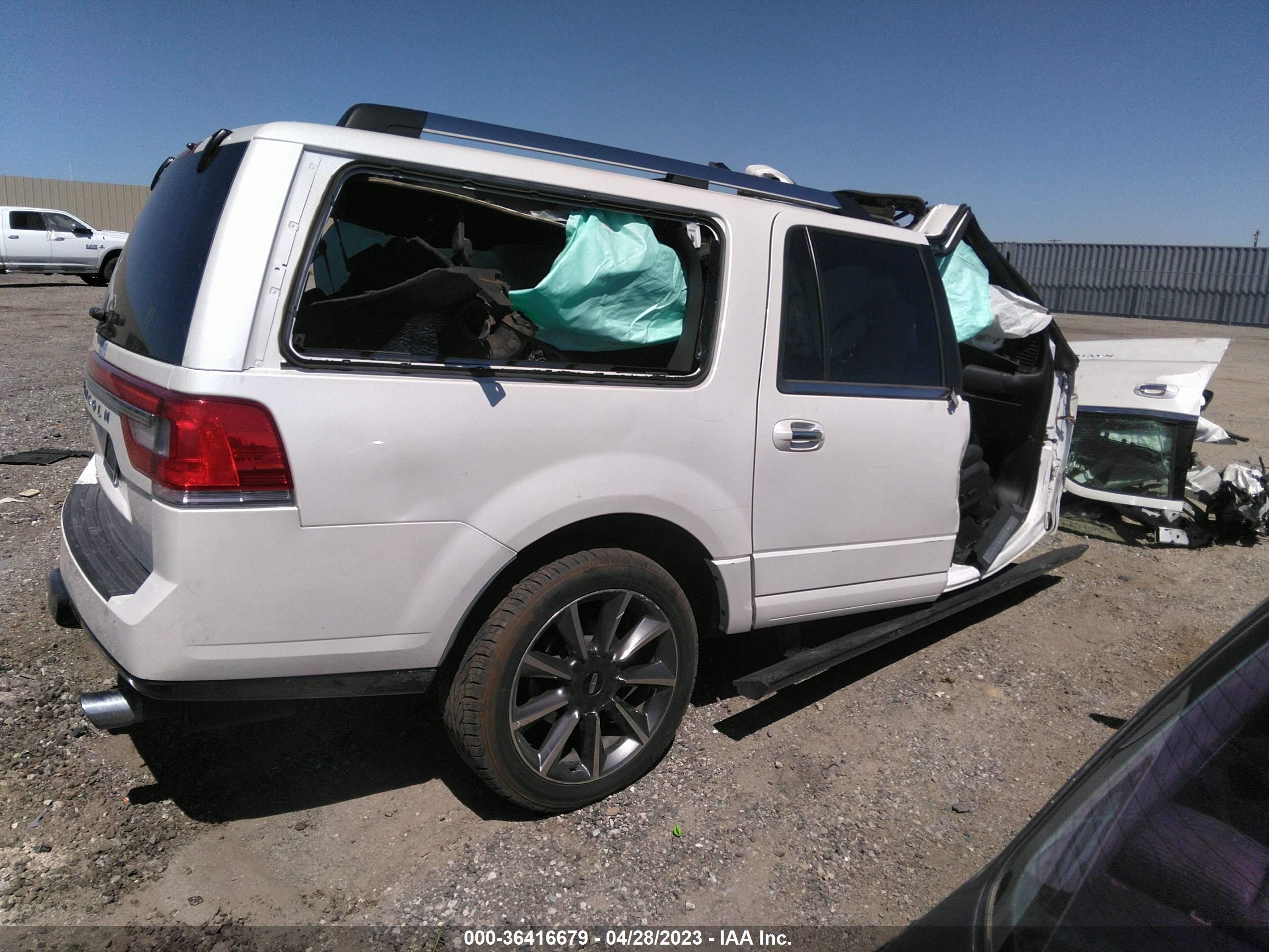 Photo 3 VIN: 5LMJJ3LT6HEL04644 - LINCOLN NAVIGATOR 