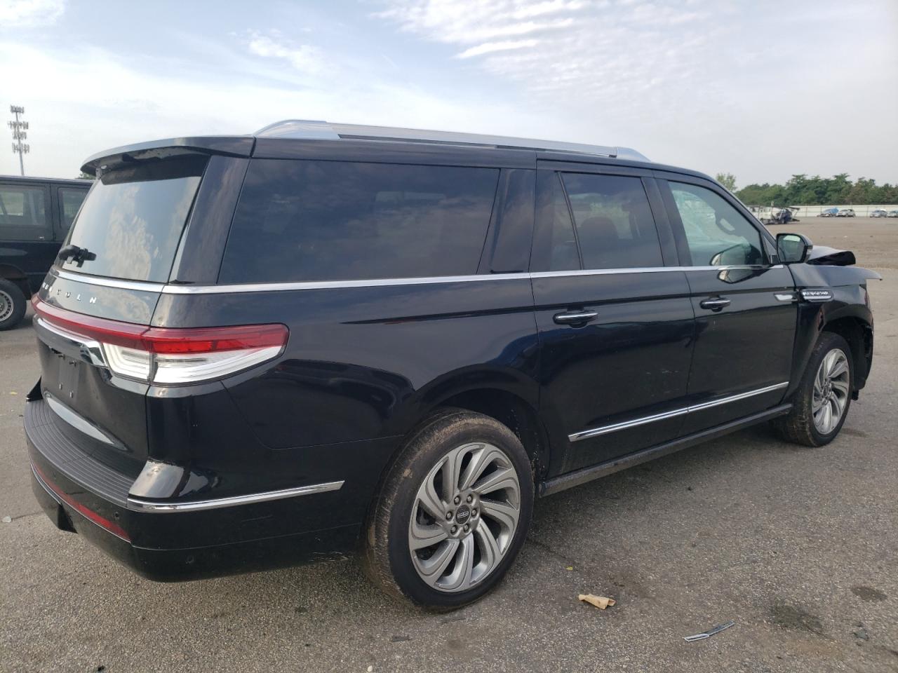 Photo 2 VIN: 5LMJJ3LT6NEL10312 - LINCOLN NAVIGATOR 