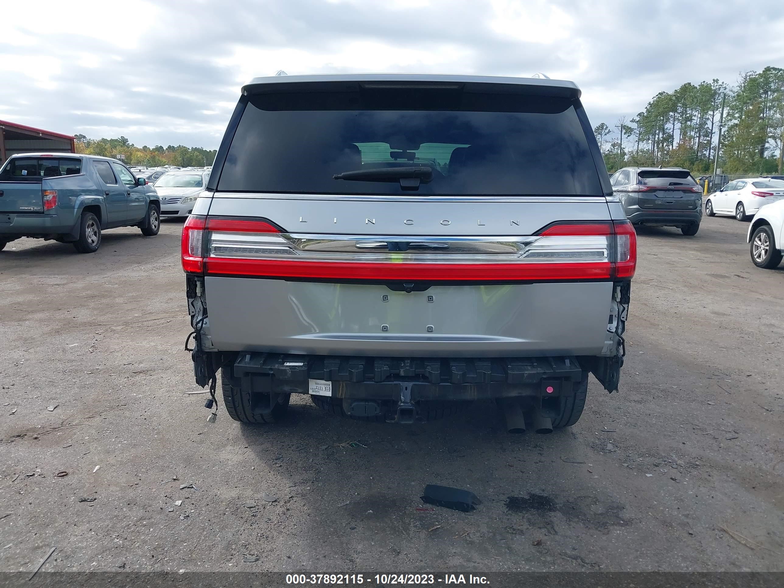 Photo 16 VIN: 5LMJJ3LT8MEL02775 - LINCOLN NAVIGATOR 