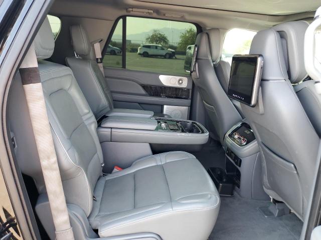 Photo 10 VIN: 5LMJJ3LTXJEL21369 - LINCOLN NAVIGATOR 