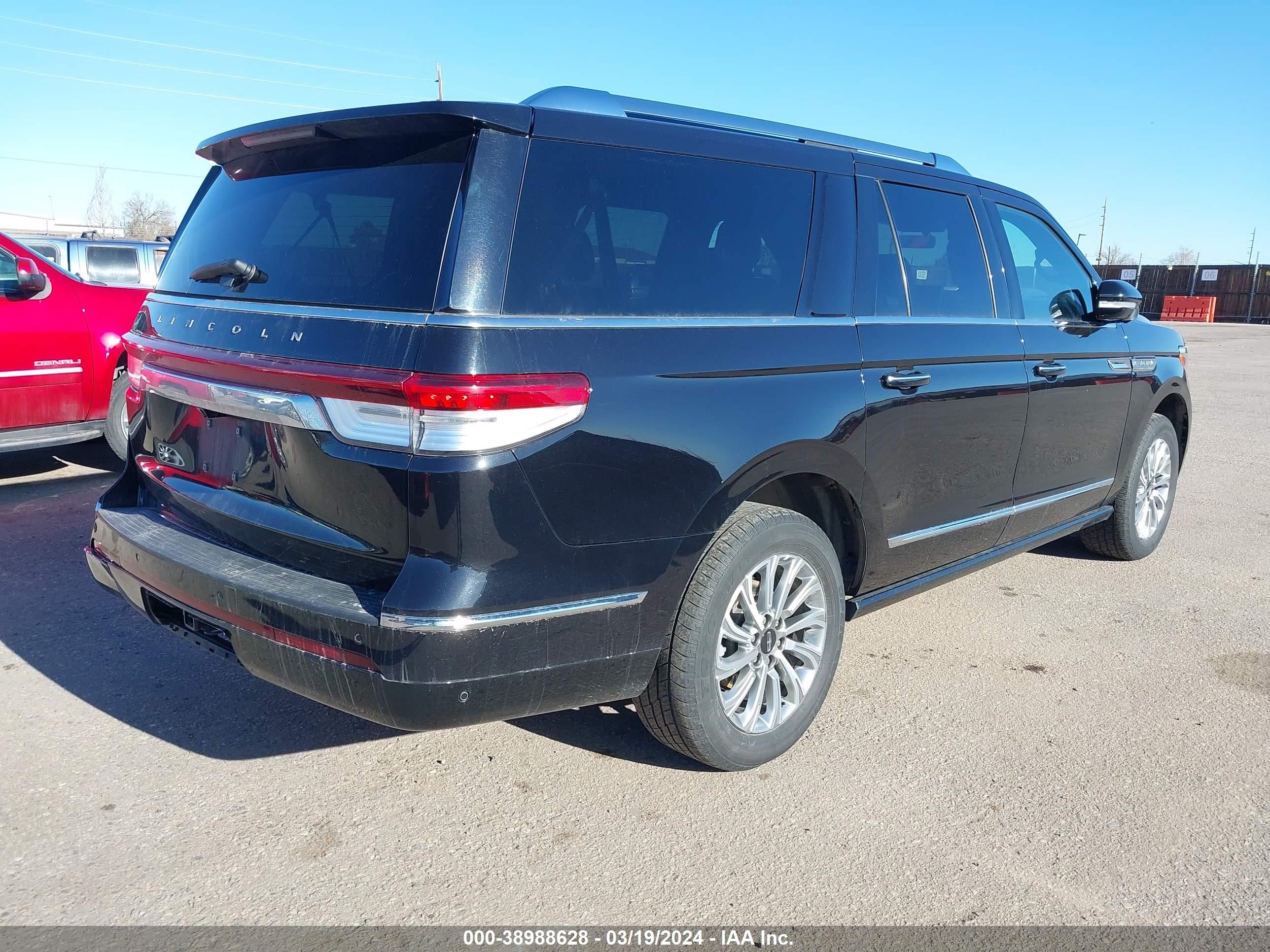 Photo 3 VIN: 5LMJJ3NT2NEL05265 - LINCOLN NAVIGATOR 