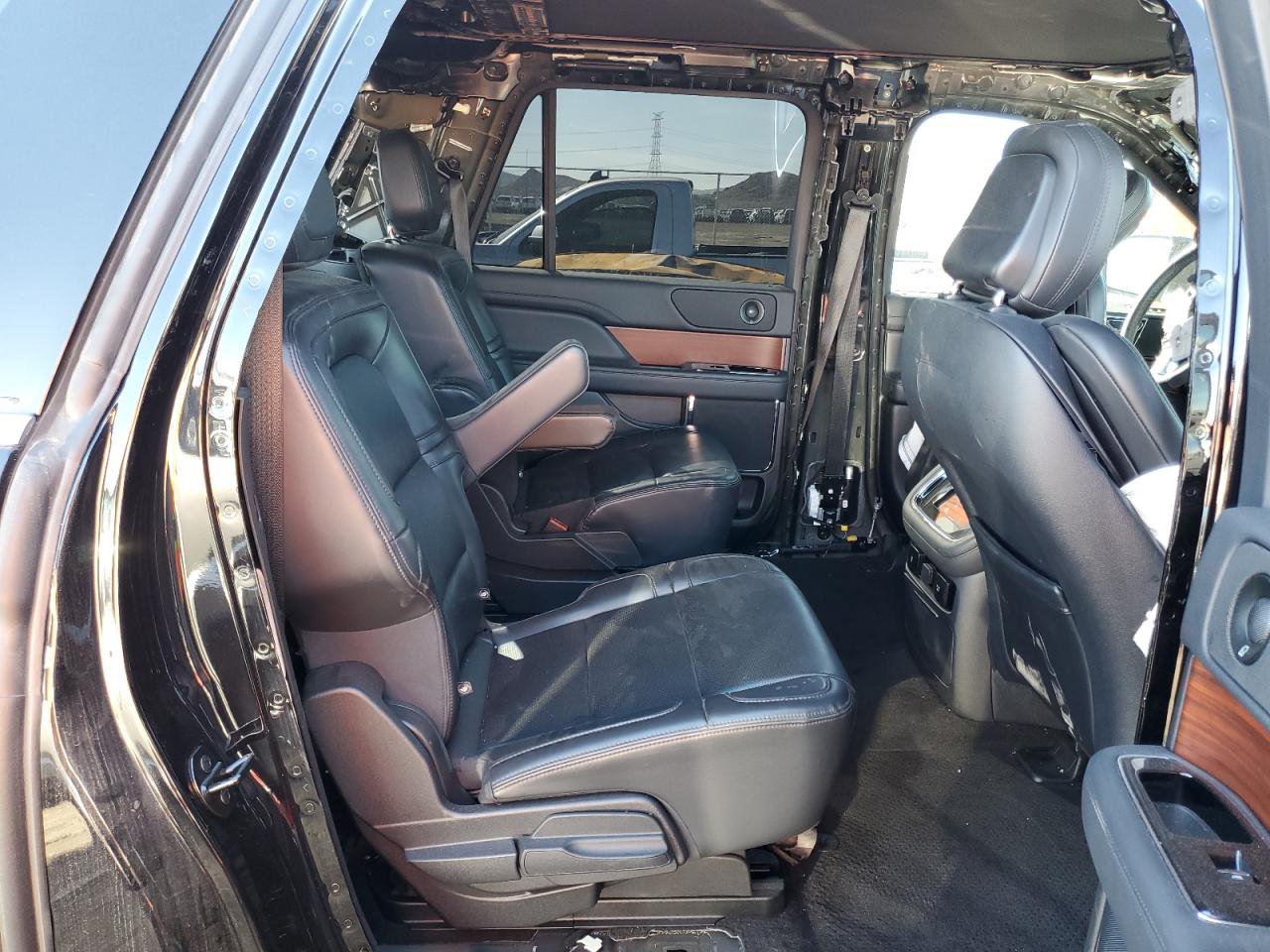 Photo 9 VIN: 5LMJJ3NT6NEL08217 - LINCOLN NAVIGATOR 