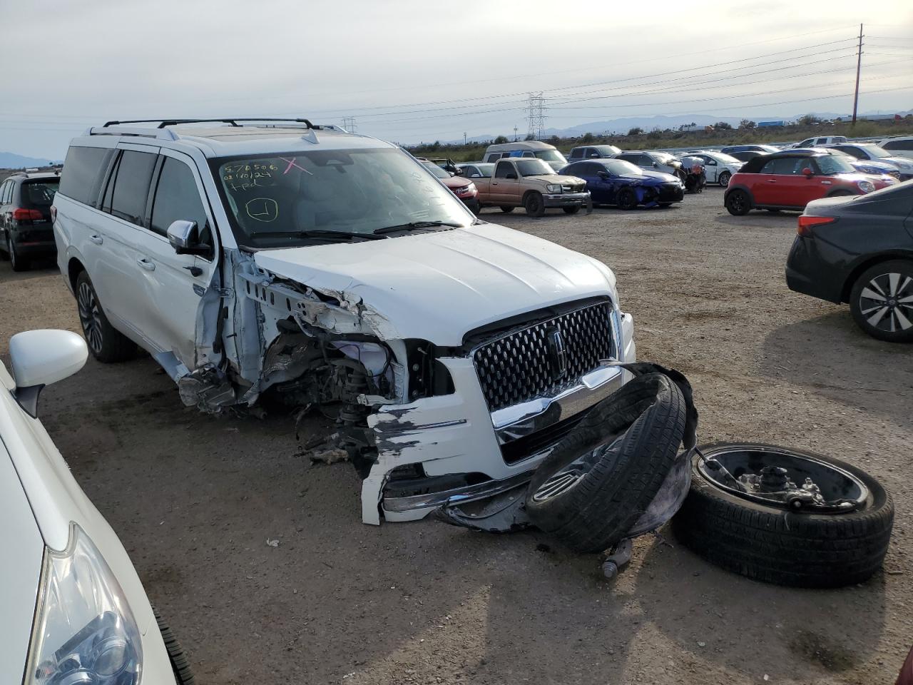 Photo 3 VIN: 5LMJJ3TG1PEL11678 - LINCOLN NAVIGATOR 