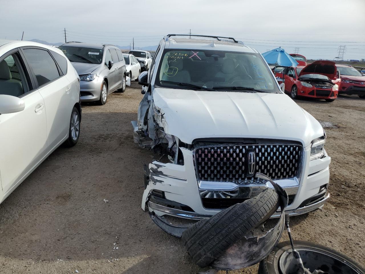 Photo 4 VIN: 5LMJJ3TG1PEL11678 - LINCOLN NAVIGATOR 