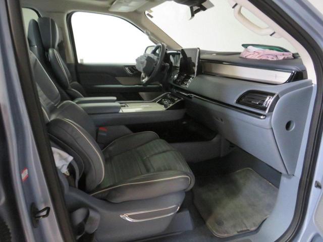 Photo 4 VIN: 5LMJJ3TT2JEL22533 - LINCOLN NAVIGATOR 