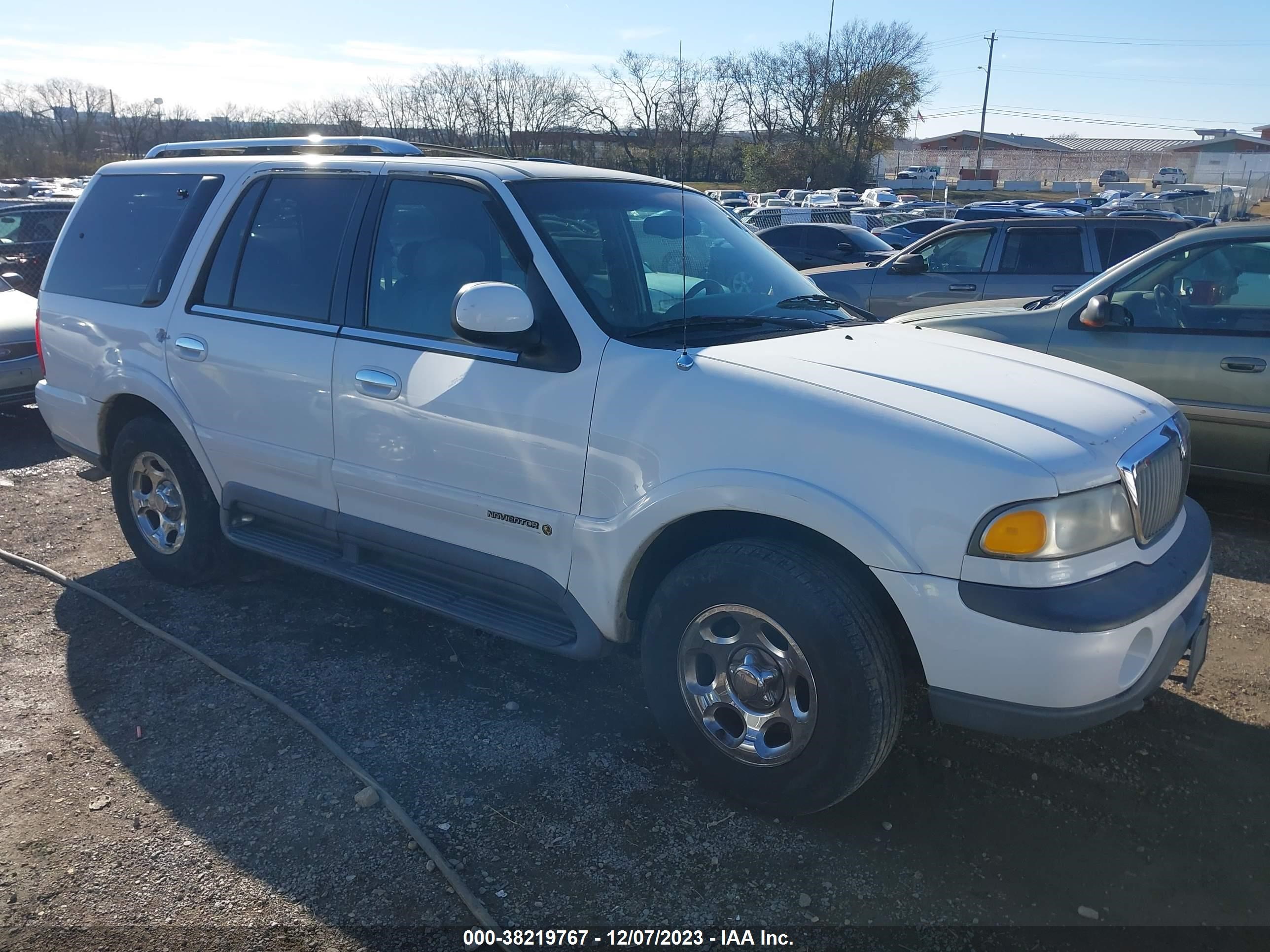 Photo 0 VIN: 5LMPU28A3XLJ38368 - LINCOLN NAVIGATOR 