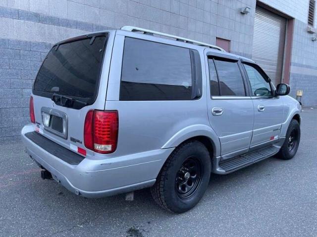 Photo 3 VIN: 5LMPU28A4YLJ11553 - LINCOLN NAVIGATOR 