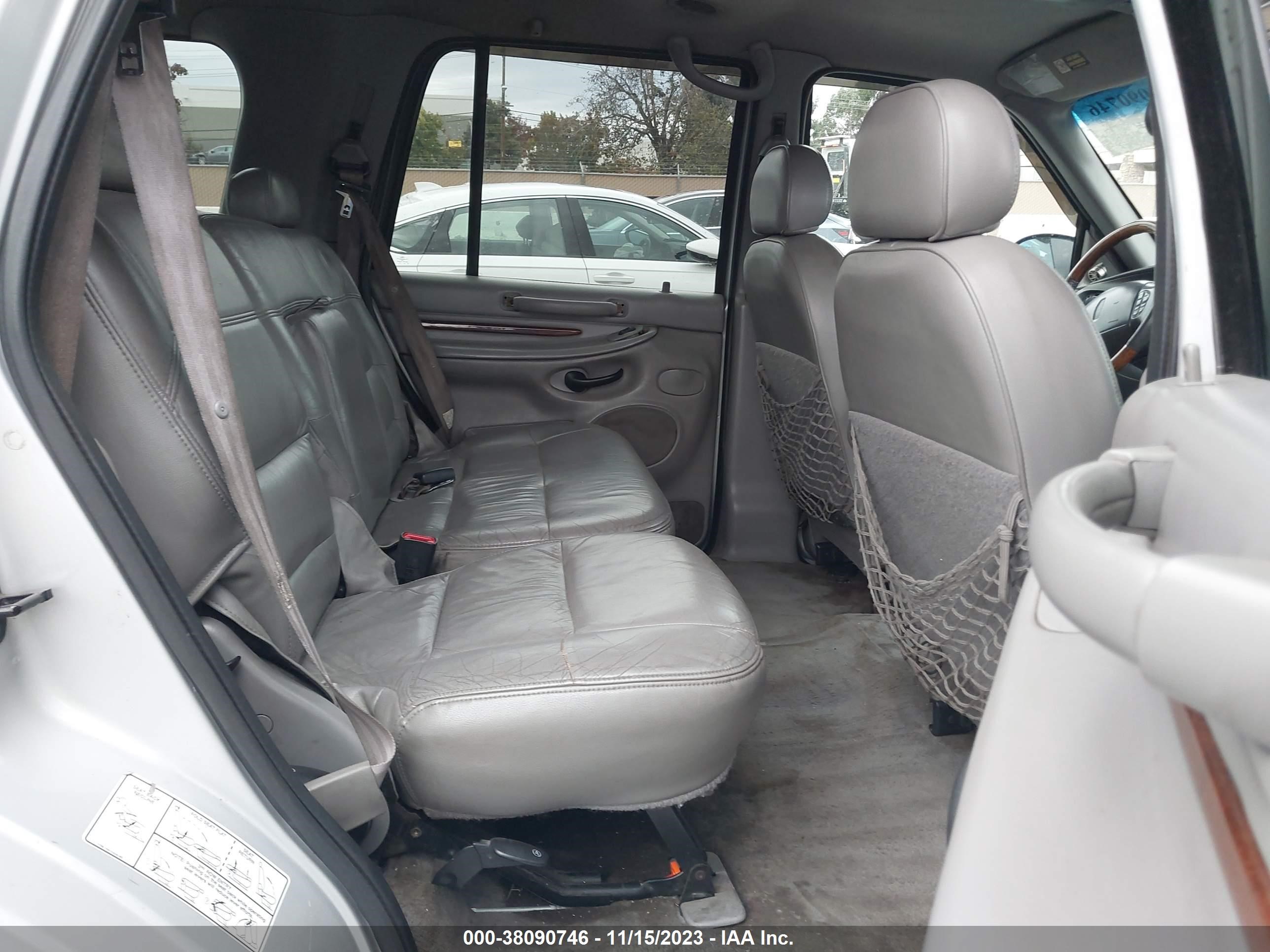 Photo 7 VIN: 5LMPU28L6XLJ11666 - LINCOLN NAVIGATOR 