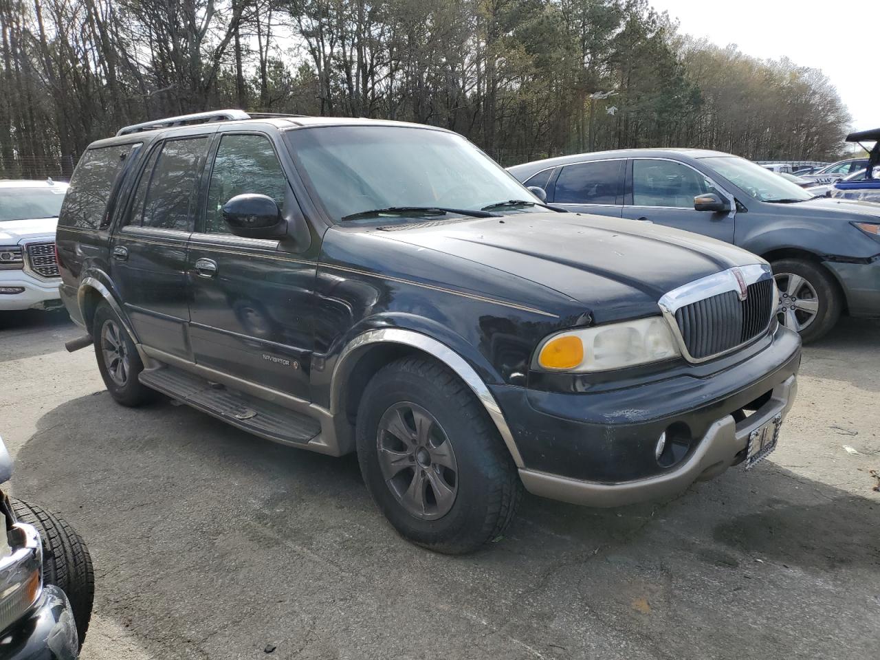 Photo 3 VIN: 5LMRU27A0YLJ01922 - LINCOLN NAVIGATOR 