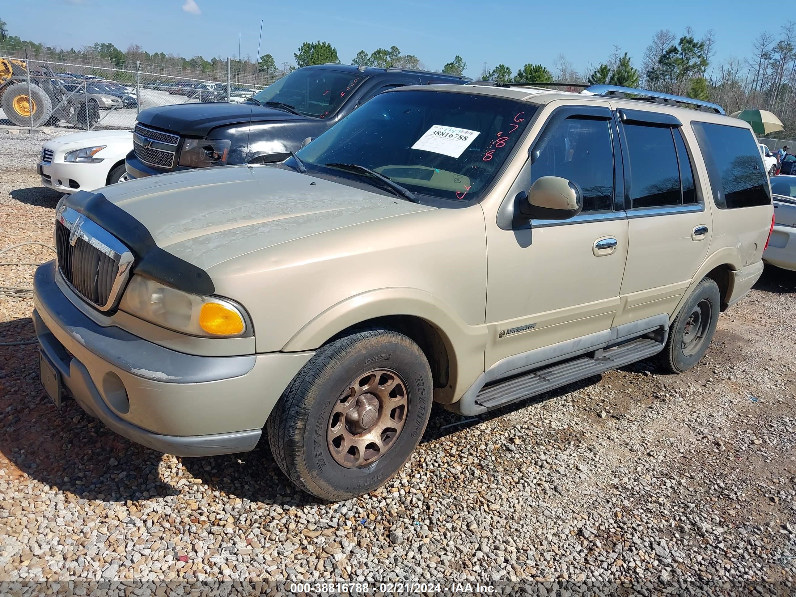 Photo 2 VIN: 5LMRU27L6WLJ31098 - LINCOLN NAVIGATOR 