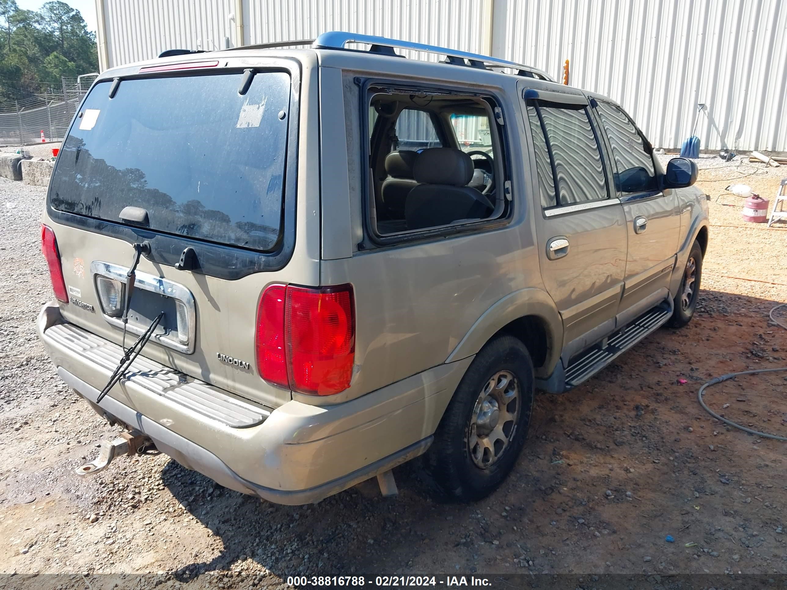 Photo 4 VIN: 5LMRU27L6WLJ31098 - LINCOLN NAVIGATOR 