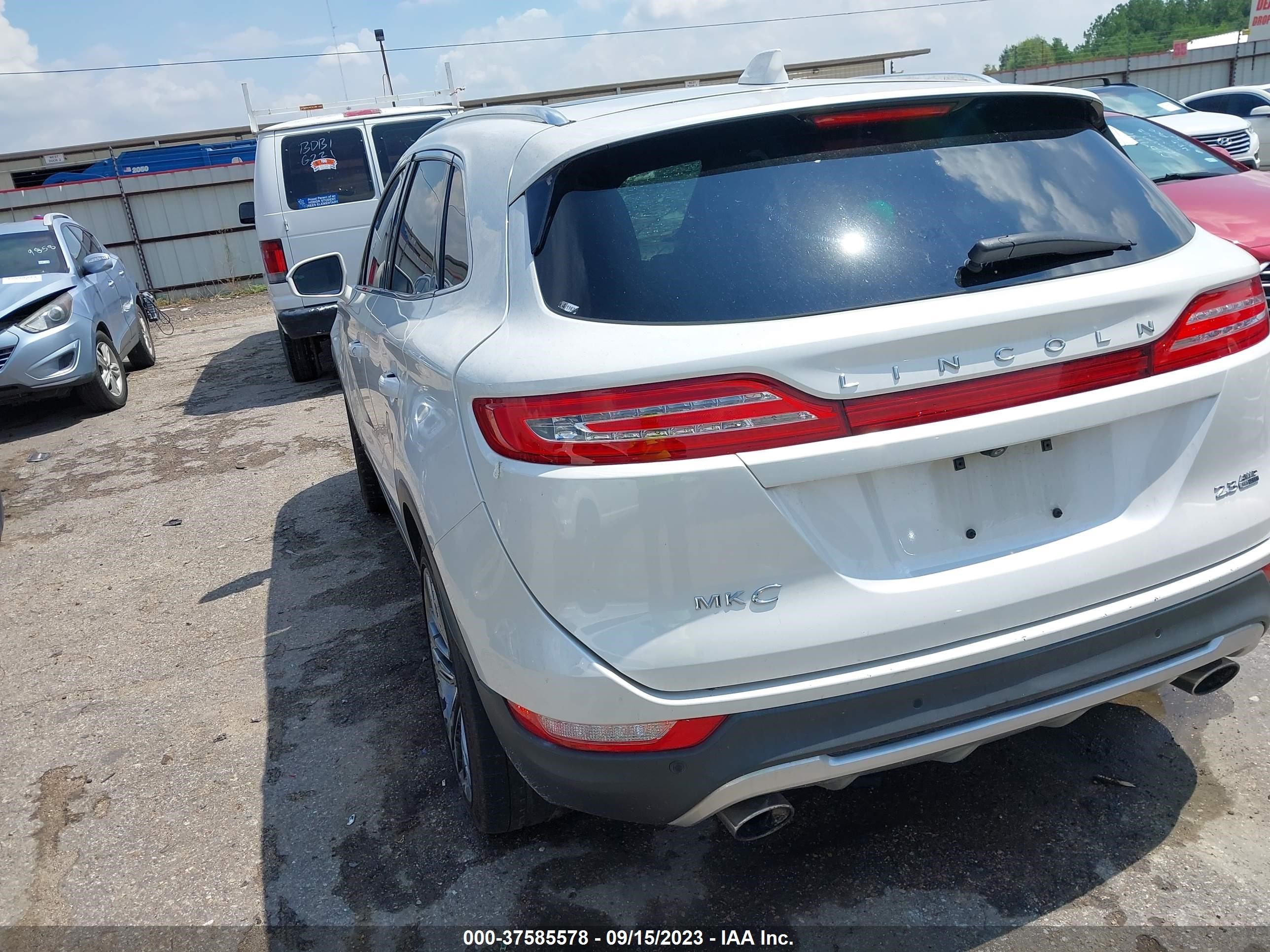 Photo 2 VIN: 5LMTJ2AH7FUJ26828 - LINCOLN MKC 