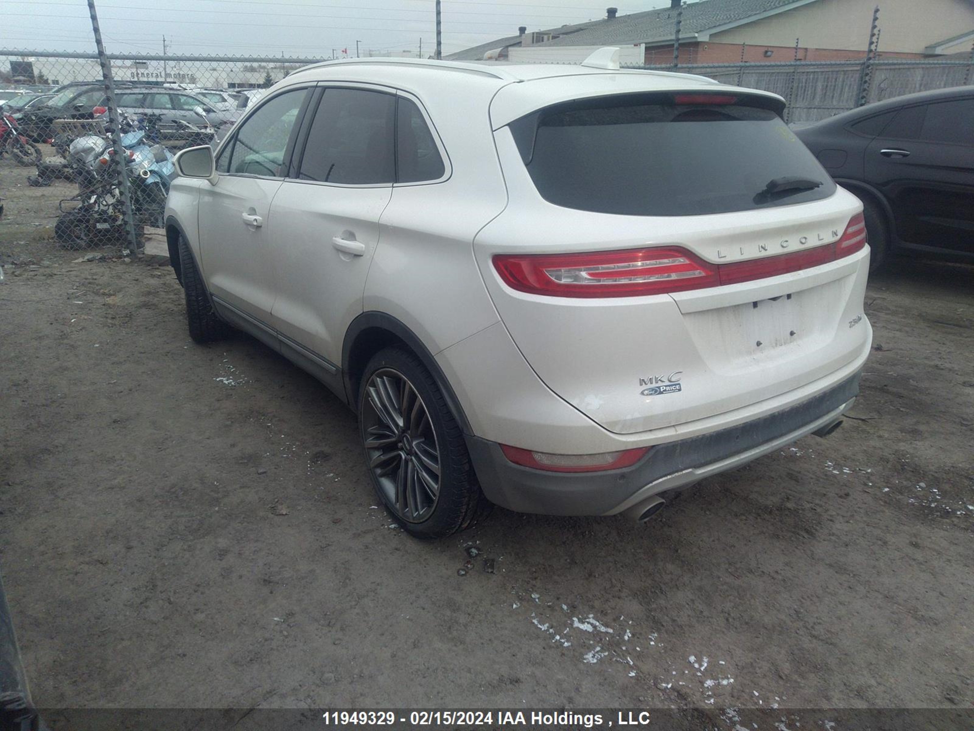 Photo 2 VIN: 5LMTJ2AH8FUJ03932 - LINCOLN MKC 