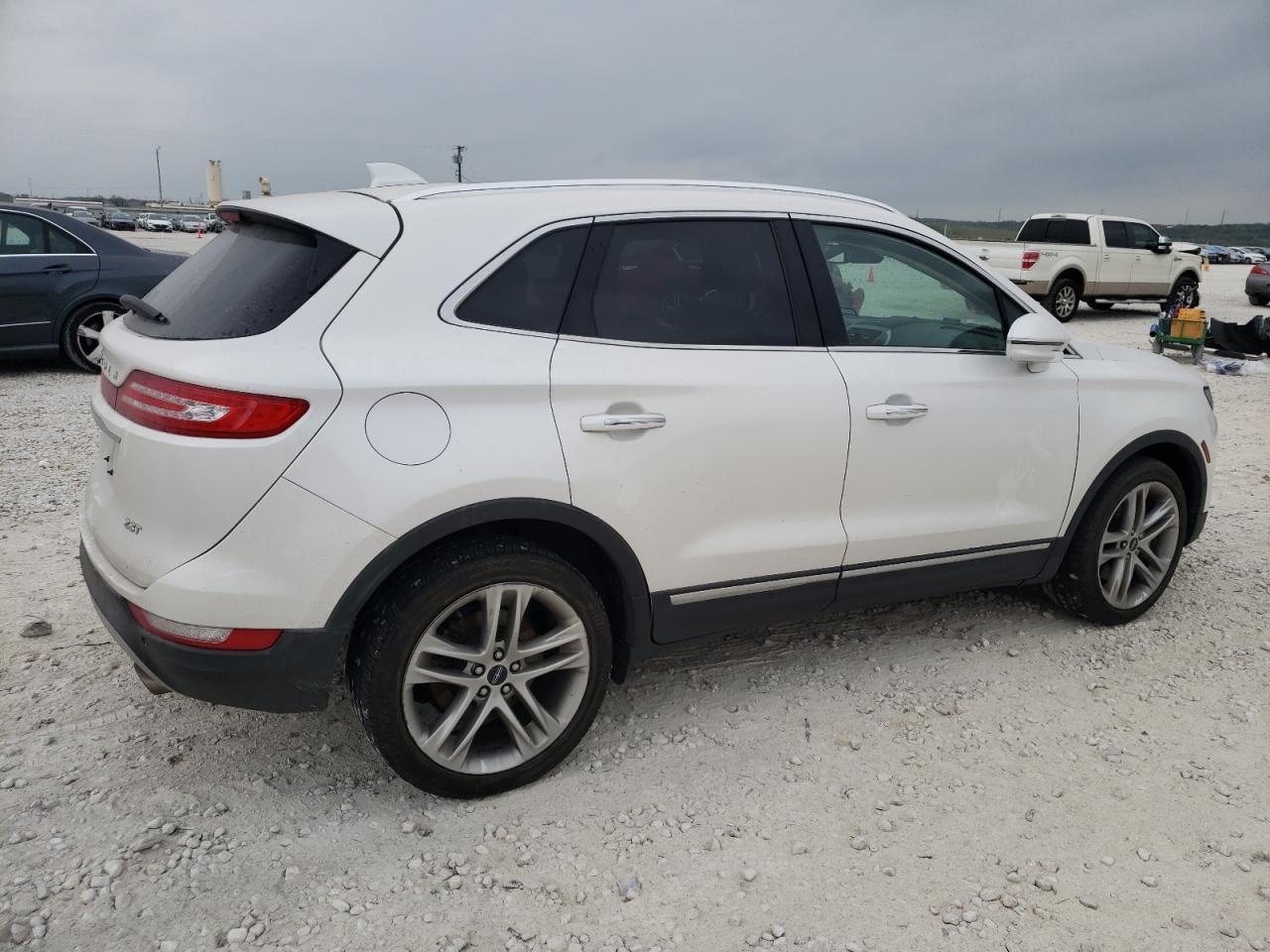 Photo 2 VIN: 5LMTJ3DH4KUL21345 - LINCOLN MKC 